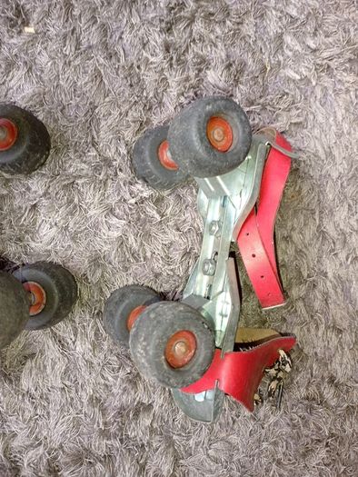 vintage flyer roller skates