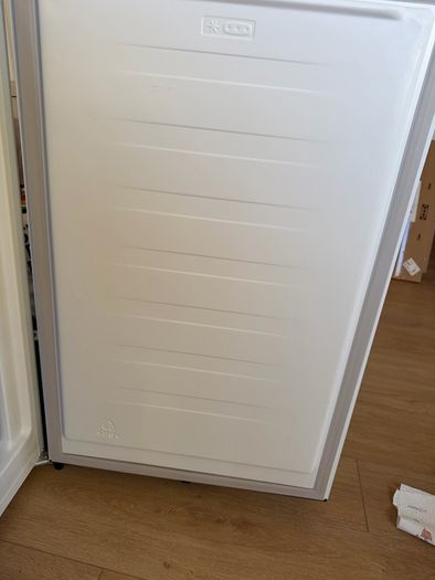 Fridge and freezer