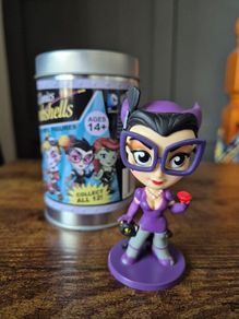 Catwoman Lil Bombshell figure