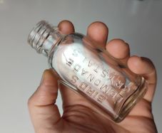 176 - Vintage Birds Lemonade Crystals Clear Glass Bottle