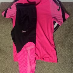 Nike 2 Piece Large Set