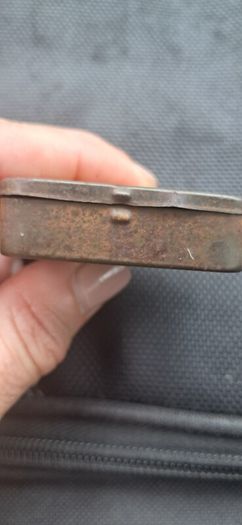 retro tin