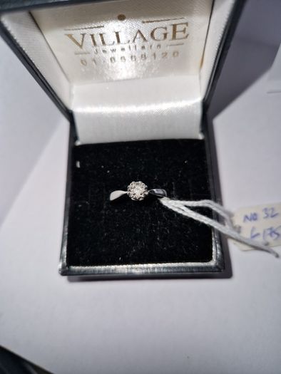9ct gold ring
