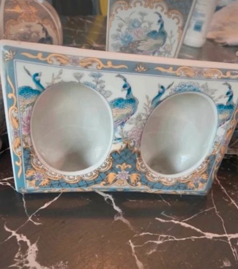 Beautiful peacock display set