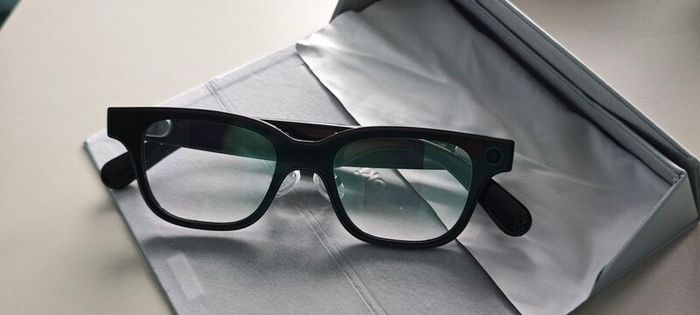 Rokid Glasses Smart AI&AR Glasses with 12MP Camera 89 Languages Live Translation