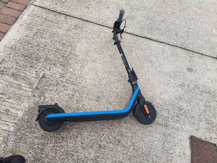 Electric scooter