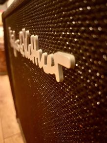 Hughes & Kettner 60 Watts BEAST