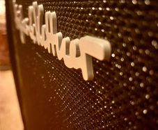 Hughes & Kettner 60 Watts BEAST