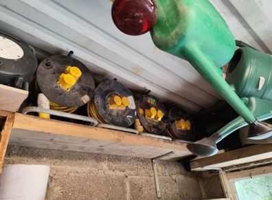 4 no 110v extension leads