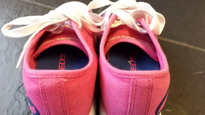 Heelys X2 rolling shoes