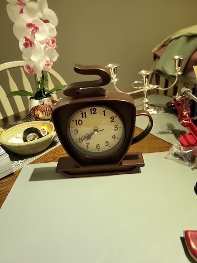 Clock  teapot shape