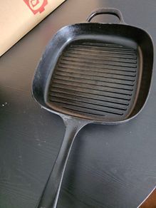 Grill pan, cast iron, 28x28 cm