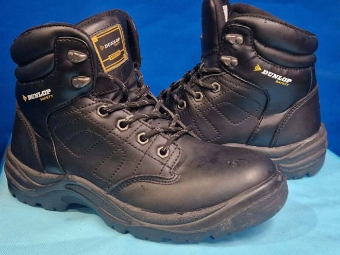 Dunlop steel toe cap safety boots