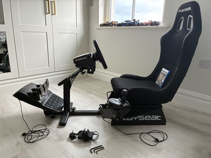 LEAVING SOON!!!!!(Seat) for Logitech g29 steering wheel
