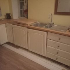 Full kitchen