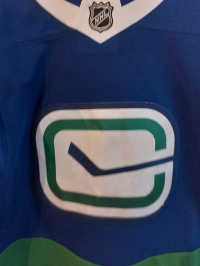 vancouver canucks hockey jersey