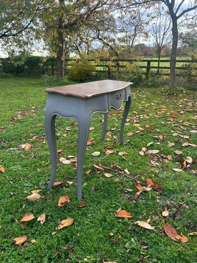 Hall Console