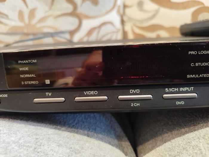 Sony TA-VE150 5.1 Amplifier, remote and 5 Pioneer Speakers