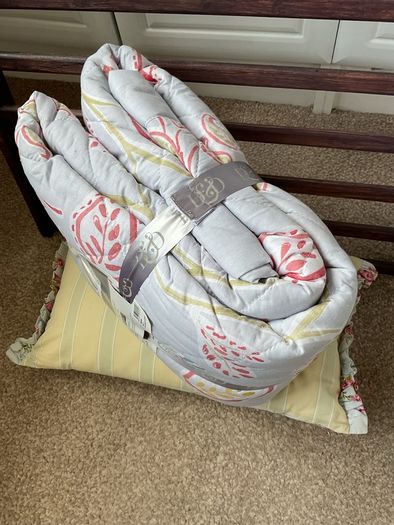 Bnwt grey bedspread double size