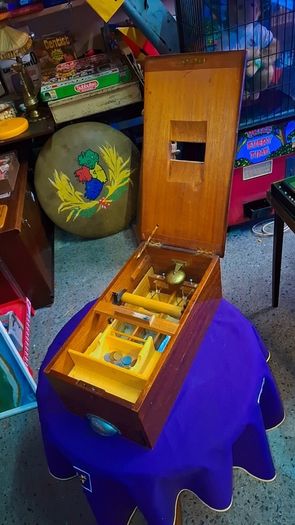 Vintage 1930's wooden shop cash register