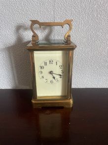 Mechanical brass carriage clock