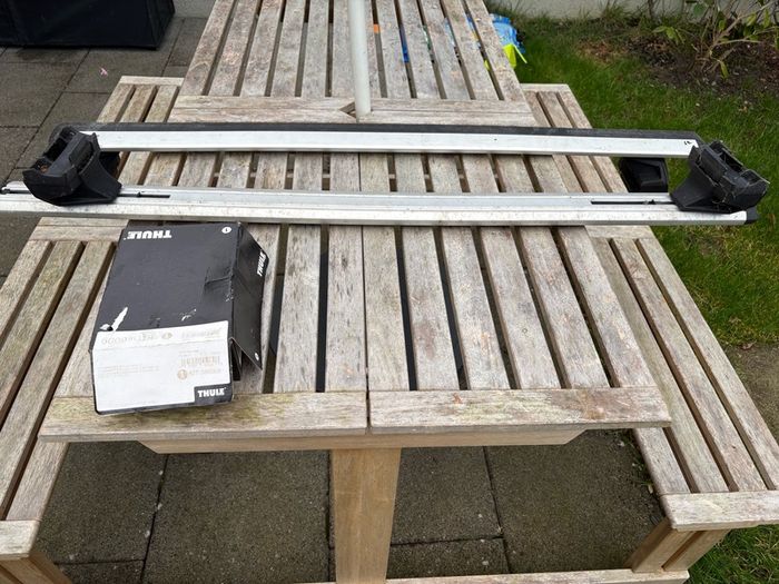 Thule Evo footpack, fitting kit and 118cm Wingbars
