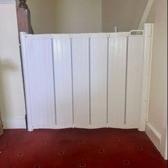 Babydan autoretractable baby gate