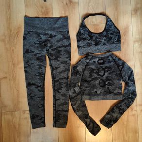 Camo print 3 piece gym set, size S