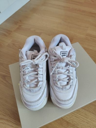 girls filas