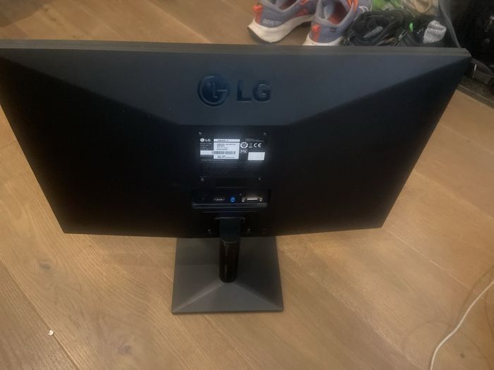 LG monitor
