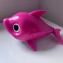 Pink Baby Shark Sing & Swim Bath Toy Mommy Image 3