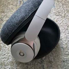 Beats Solo Pro (Ivory)