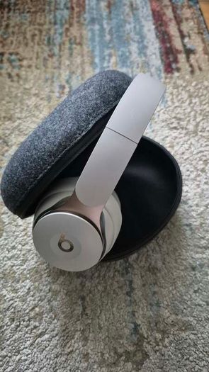 Beats Solo Pro (Ivory)