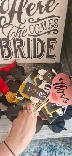 Mixed party props