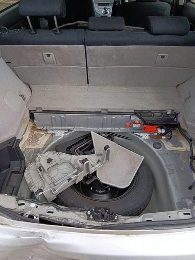Breaking Toyota Prius 2012 hybrid
