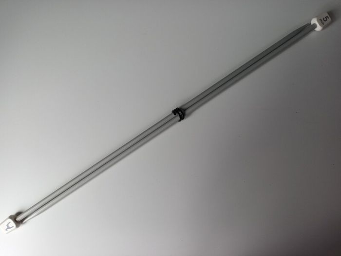Knitting Needles: 5mm