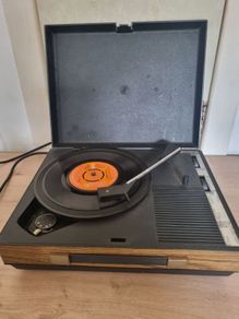Fidelity HF42 Vintage Mini Portable Record Player
