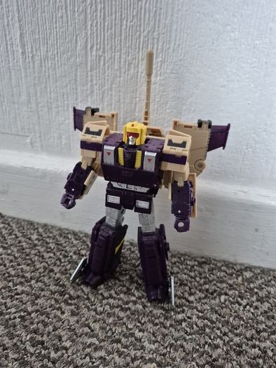 Transformers Legacy Blitzwing