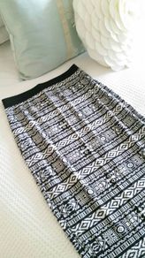Black & White Pencil Skirt - Size 6/8