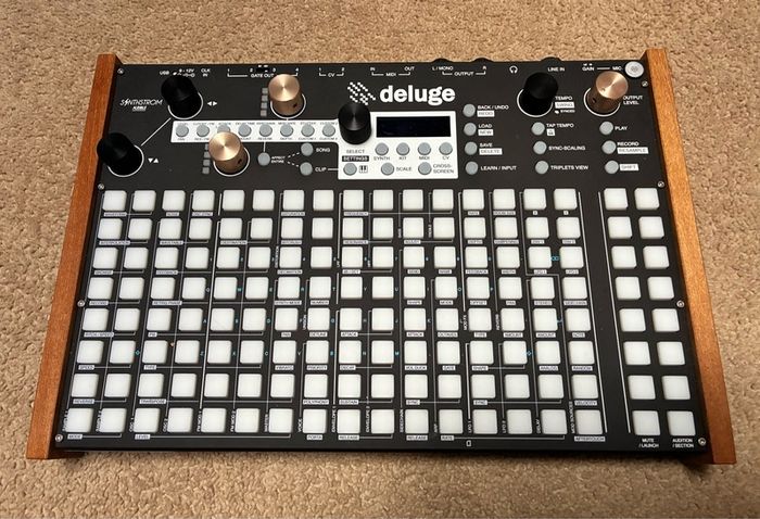 Synthstrom Deluge (OLED)