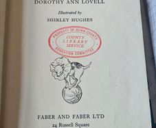 Magic In The Air.  By Dorathy Ann Lovell.  Illustrated By Shirley Hughes. 1952 Hardback In Fair Condition.  See Photos For Same.