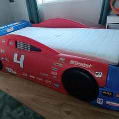 Convertible Toddler to Single Racing Car Bed
