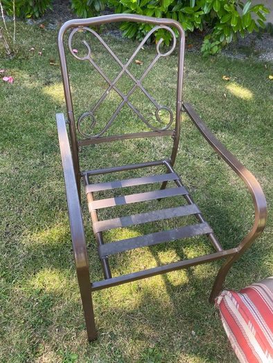 bistro set with cushions