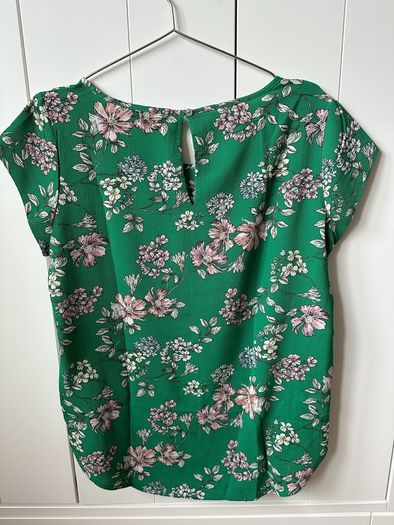 Only women ladies top, t-shirt, like new, immaculate condition, barely used
