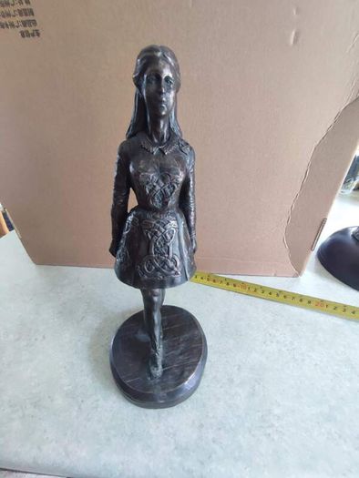 Vintage Genesis Fine Art Cold 27 CM. TALL Cast Bronze Resin Lady