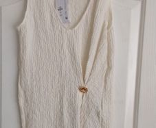Sleeveless Top .. Size: Small (10/12)