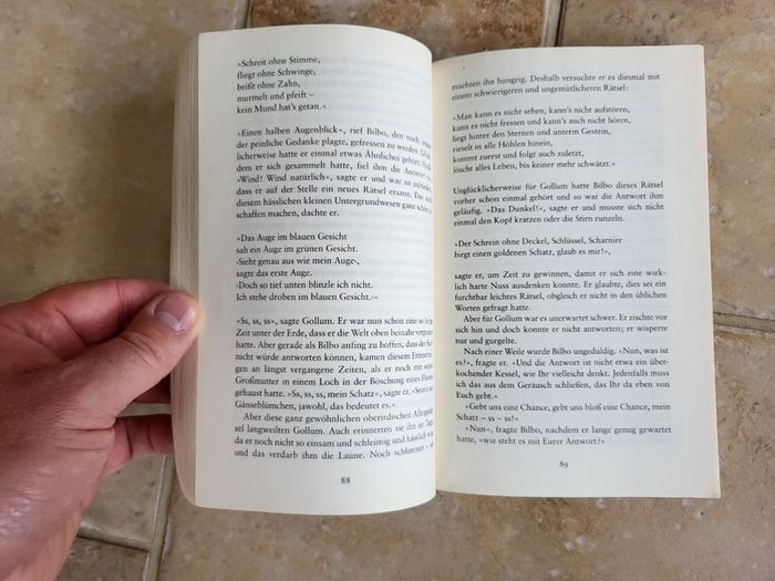 Der Kleine Hobbit von J. R. R. Tolkien