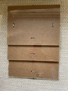 Three frameless glass clip frames