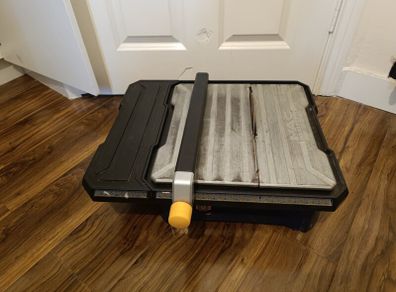 Mac Allister electric wet tile saw