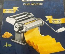 Ernesto pasta making machine